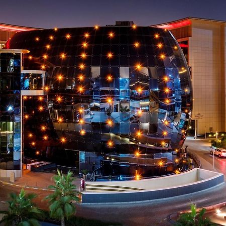 Crowne Plaza Doha - The Business Park By Ihg Hotel Exterior foto The mall's main entrance